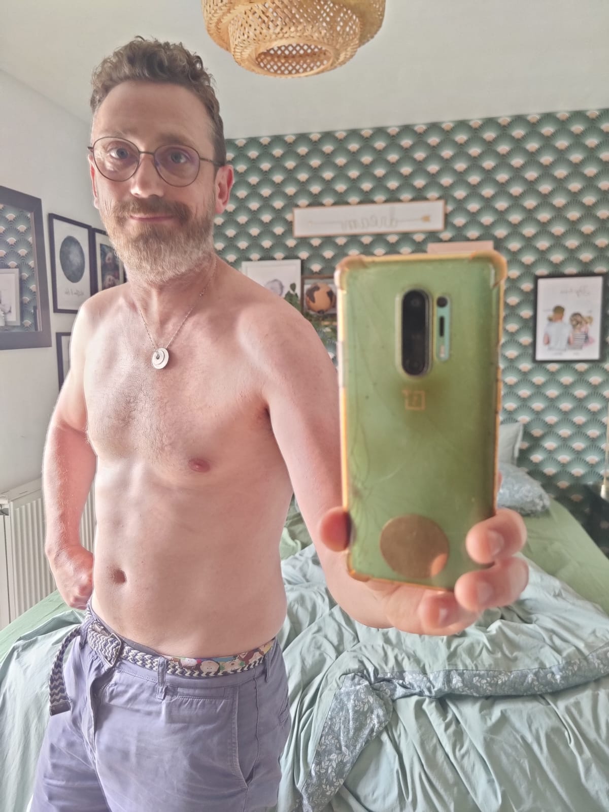 Allaoui - LesBâties - Haute-Saône | Rencontre gay