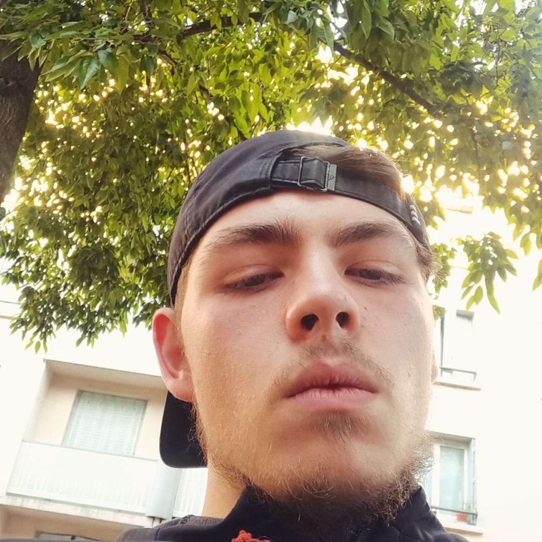 Rhys - Arc-et-Senans - Doubs | Rencontre gay