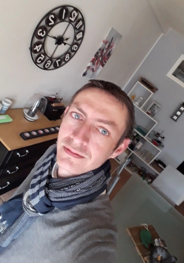 Eyal - Saint-Moré - Yonne | Rencontre gay