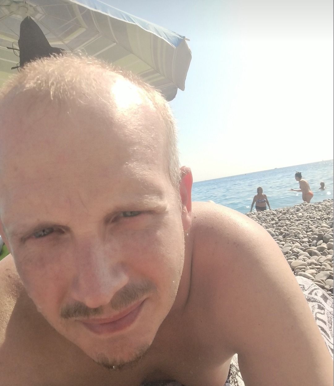 Paul-eric - Ougney - Jura | Rencontre gay